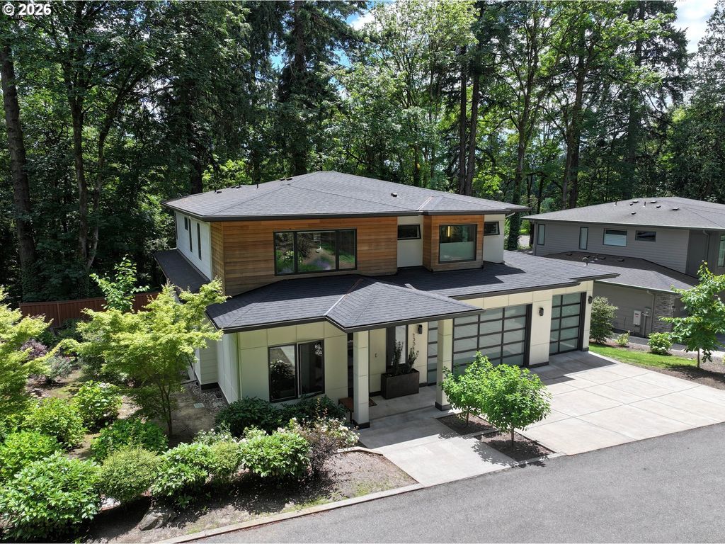 13344 Briarwood Ln, Lake Oswego