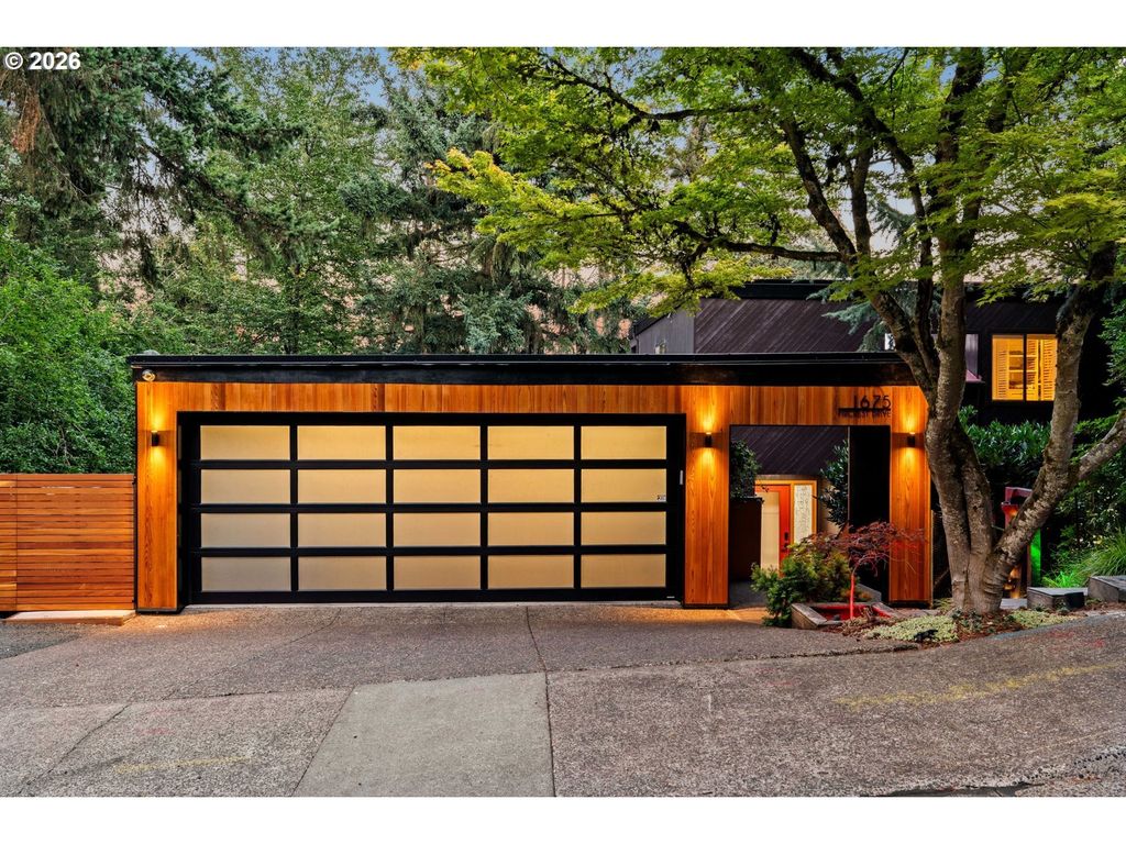 1675 Fircrest Dr, Eugene