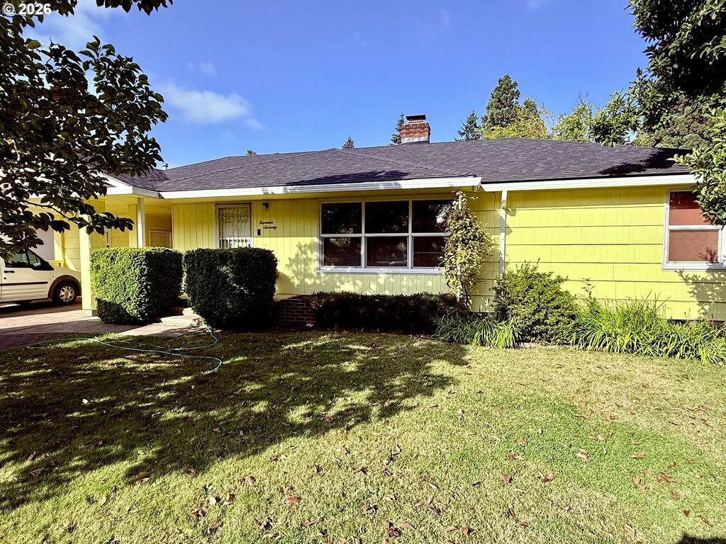 1470 Queens Way, Eugene