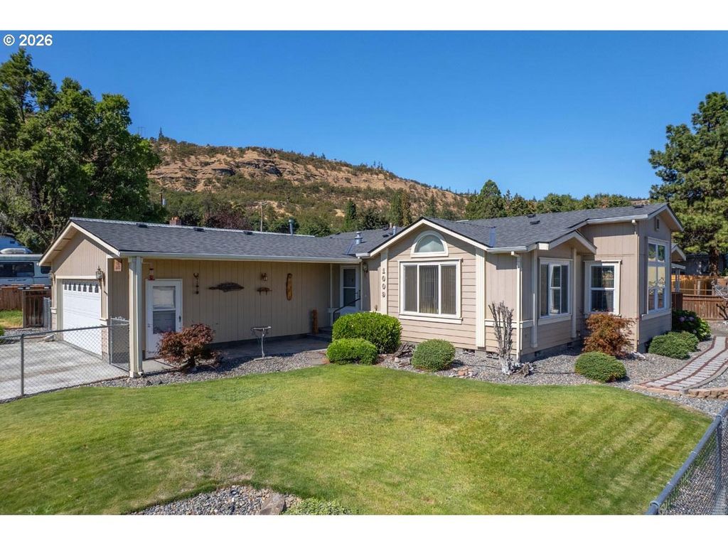 1009 Honey Do St, The Dalles