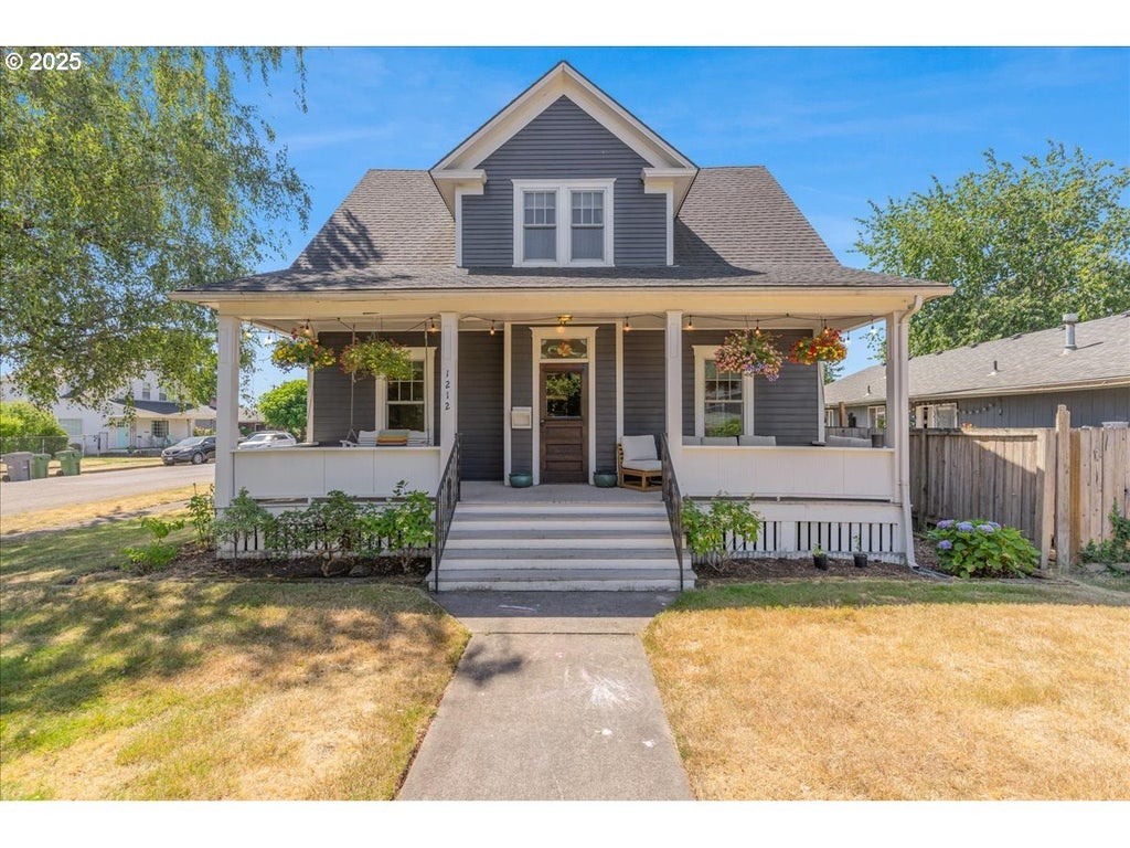 1212 E 6th St, Newberg