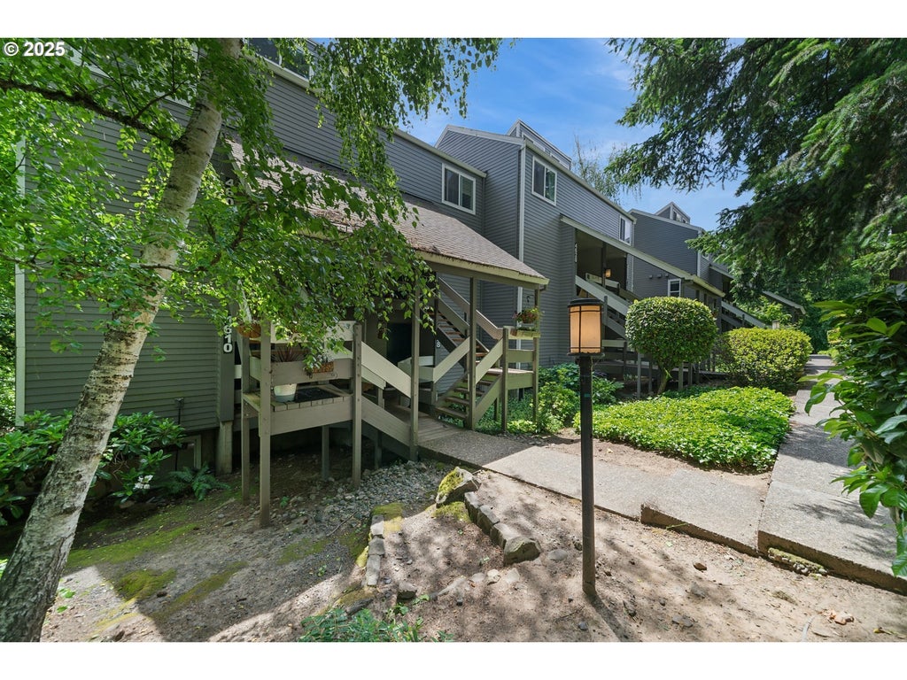 4610 Lower Dr, Lake Oswego