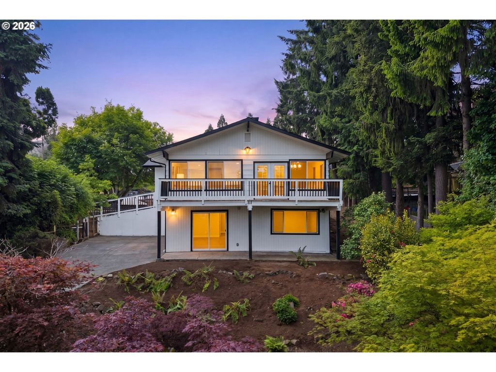 19001 Suncrest Dr, West Linn