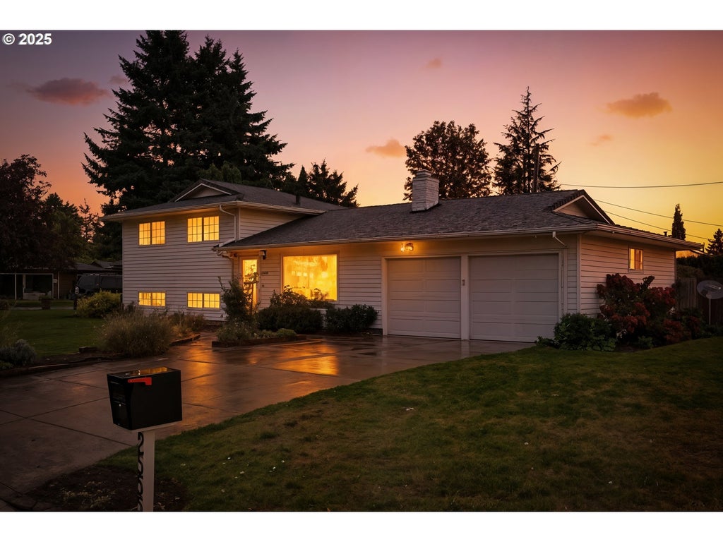 2555 Ne 146th Dr, Portland