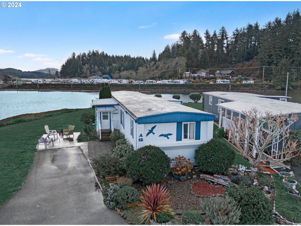 955 Ne Mill St, Waldport