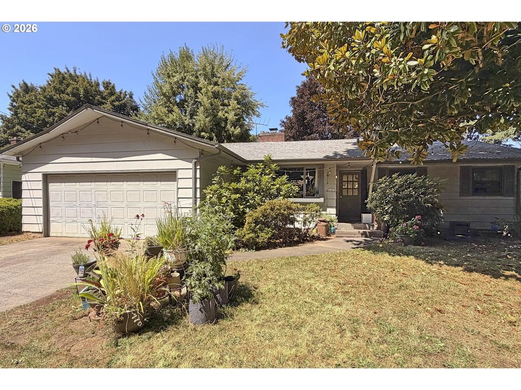 2405 Ne Morgan St, Portland