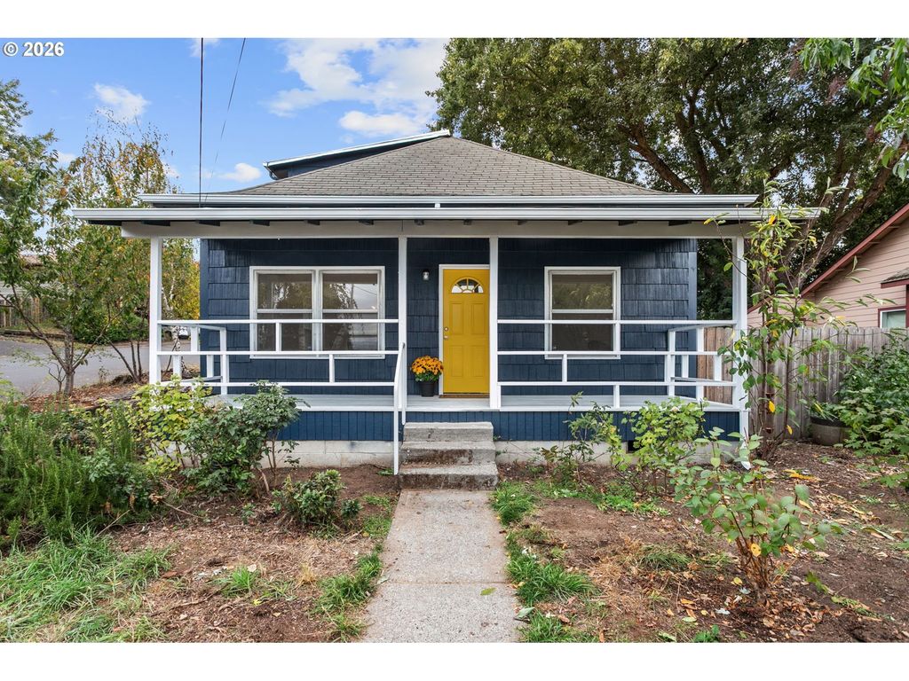 3913 Nw Lavina St, Vancouver
