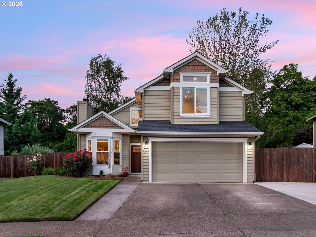 1312 Ann Ct, West Linn