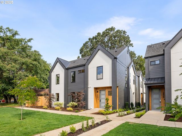 3863 N Willis Blvd 8, Portland