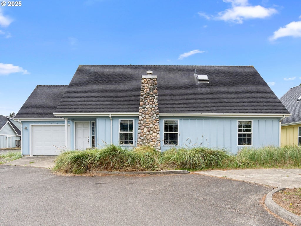 5706 Four Sisters Ln, Pacific City