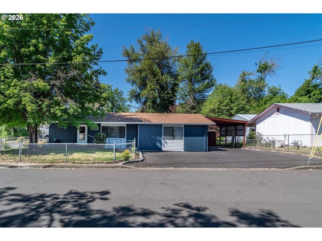 110 Ne Kirby Ave, Roseburg