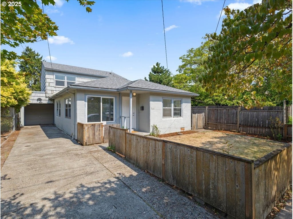 7935 Se Raymond St, Portland