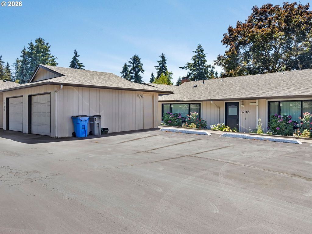 3706 Ne 45th St, Vancouver
