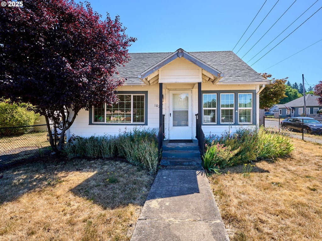 219 E 1st Ave, Estacada