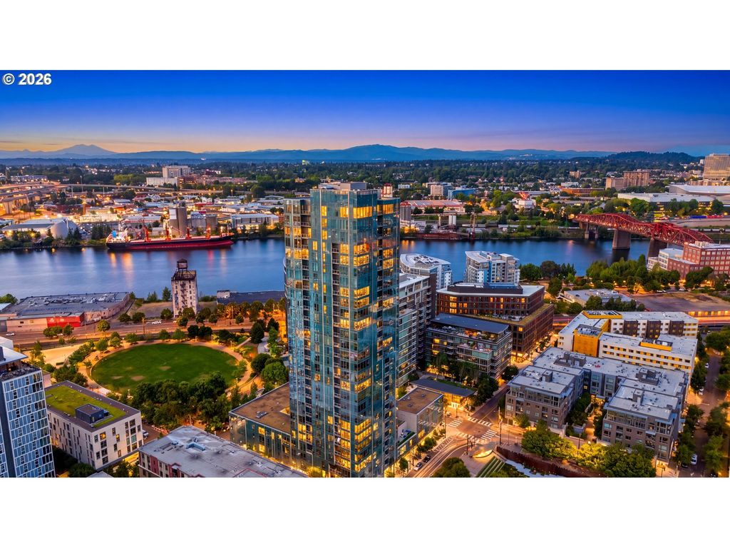 1075 Nw Northrup St 2015, Portland