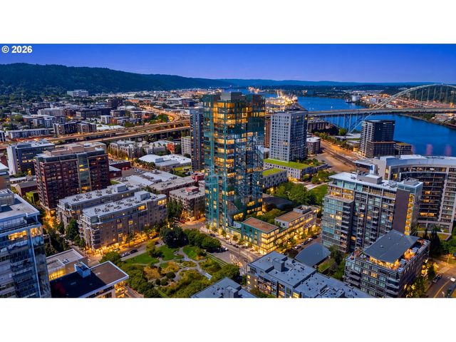 1075 Nw Northrup St 2015, Portland