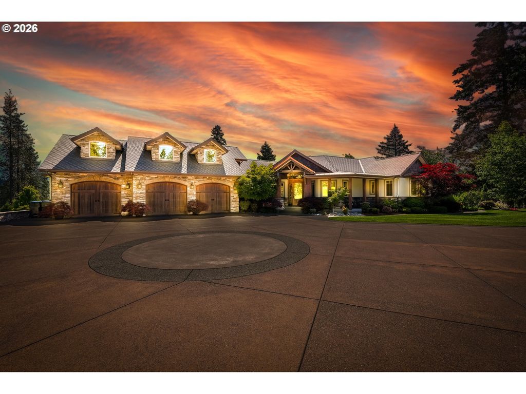 422 Jasmine Way, Roseburg