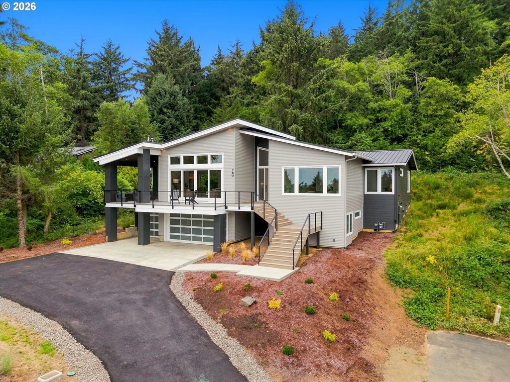 780 Monica Ct, Cannon Beach