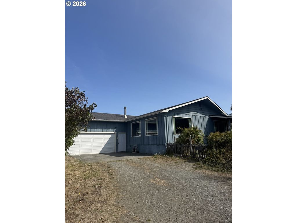 87028 Lower Four Mile Ln, Bandon