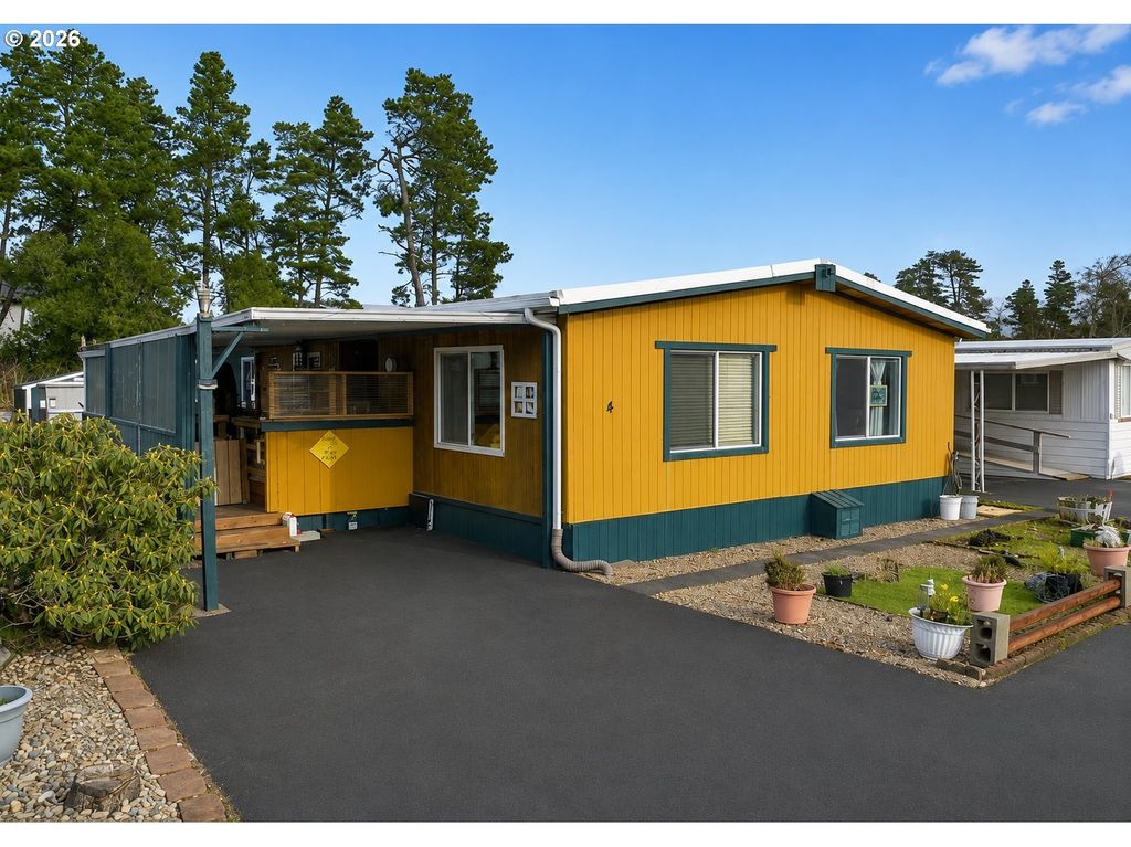3760 Highway 101 4, Florence