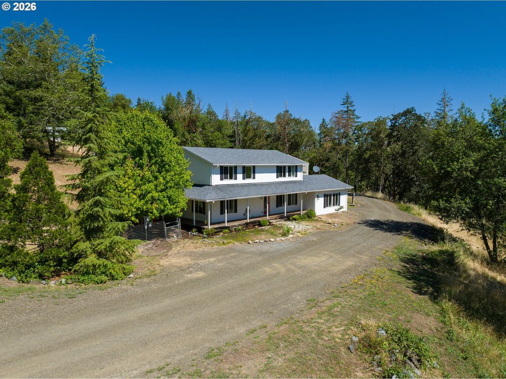 325 Kellisha Ln, Roseburg