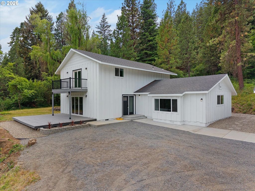 70502 Valley View Rd, Elgin