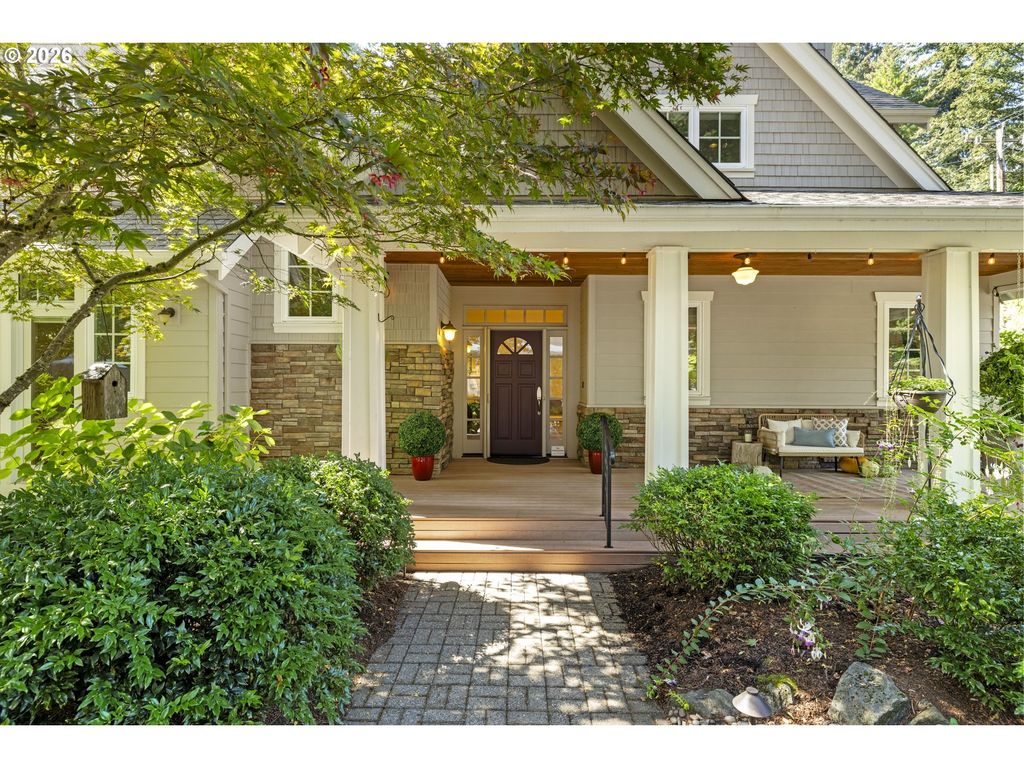3562 Upper Dr, Lake Oswego
