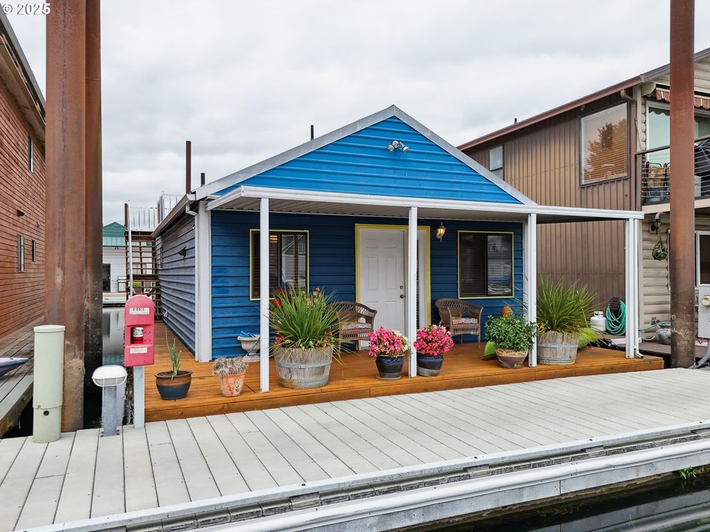 19609 Ne Marine Dr C-4, Portland