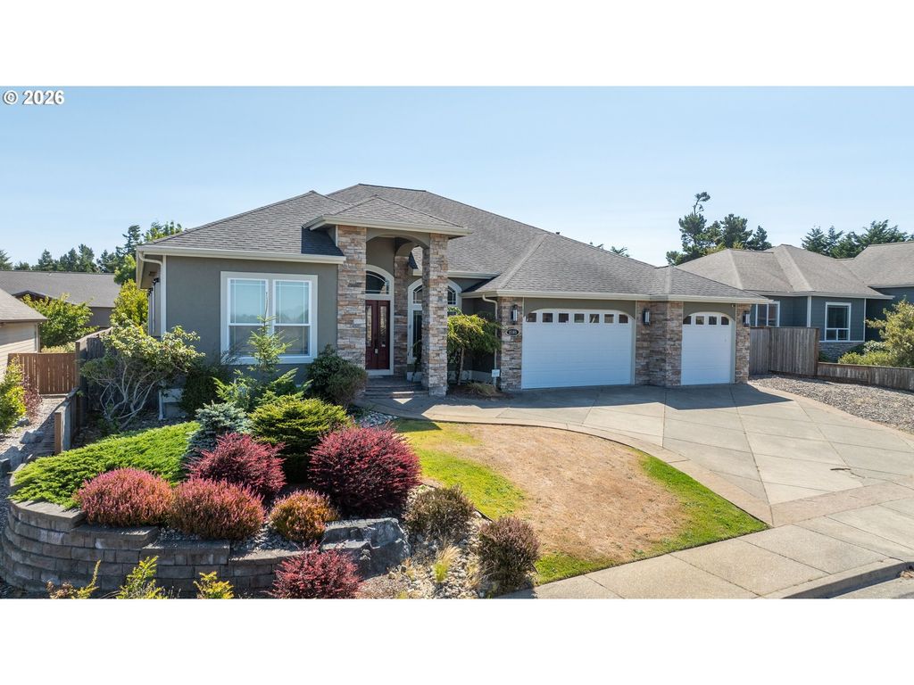 2165 Garfield St, North Bend