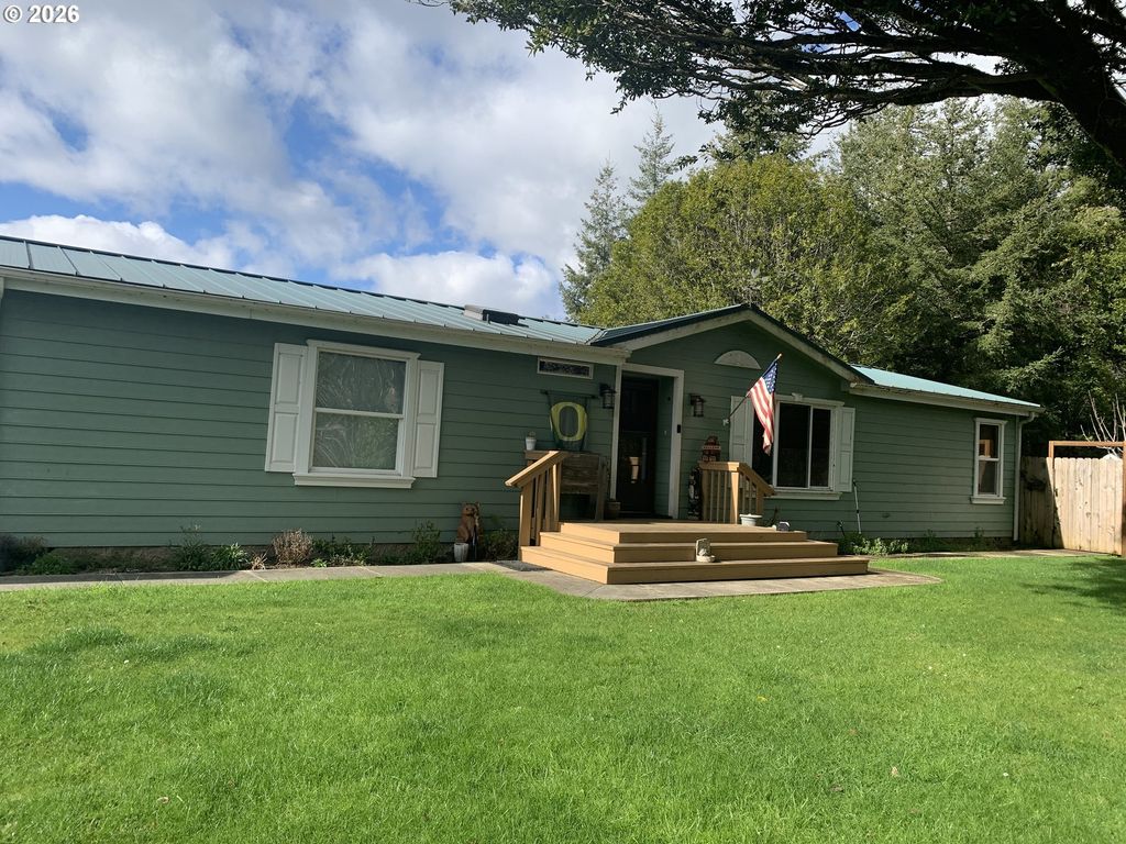 94211 Mcneely Ln, Coquille