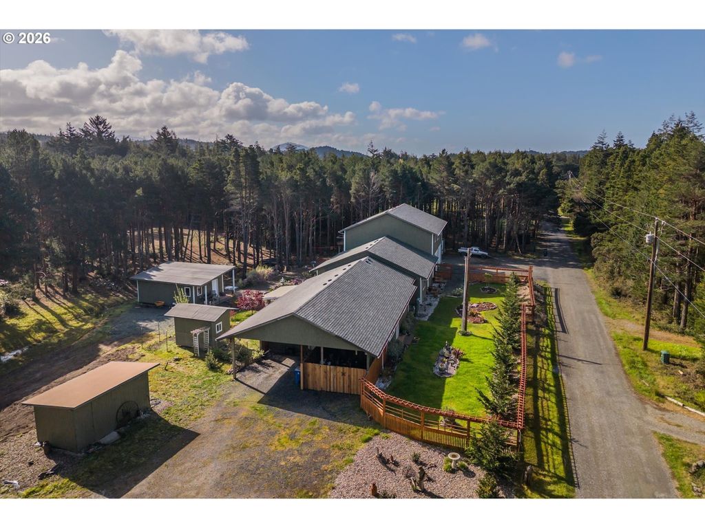 42793 Kreiger Ln, Port Orford