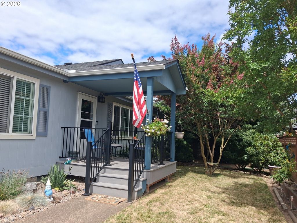 11105 Main St Ne 46, Donald