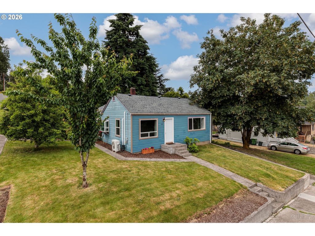 420 E D St, Rainier