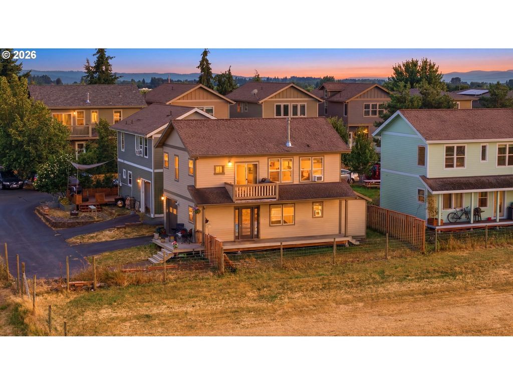 2850 Cottage Ln, Hood River