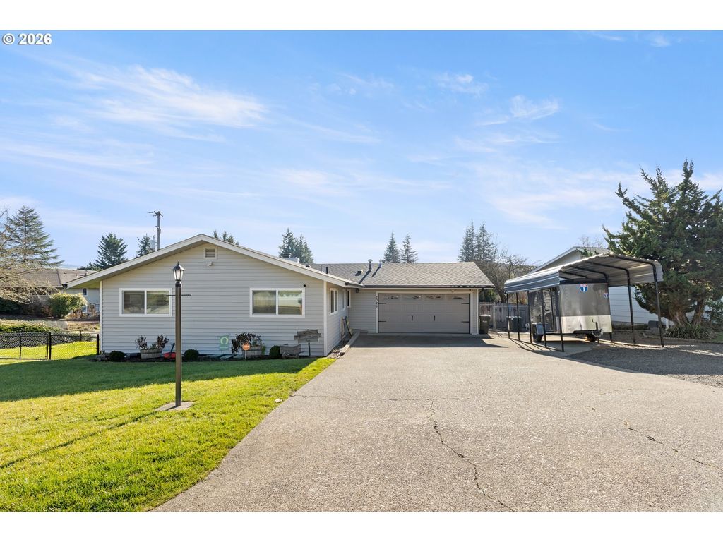 2025 Nw Delridge Ave, Roseburg