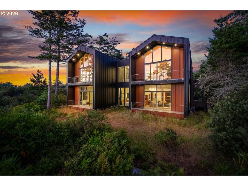 1170 Thirteenth, Port Orford