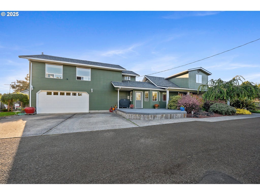 3607 3rd St, Tillamook