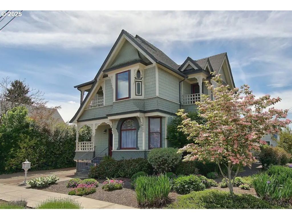 206 Ne 10th St, McMinnville