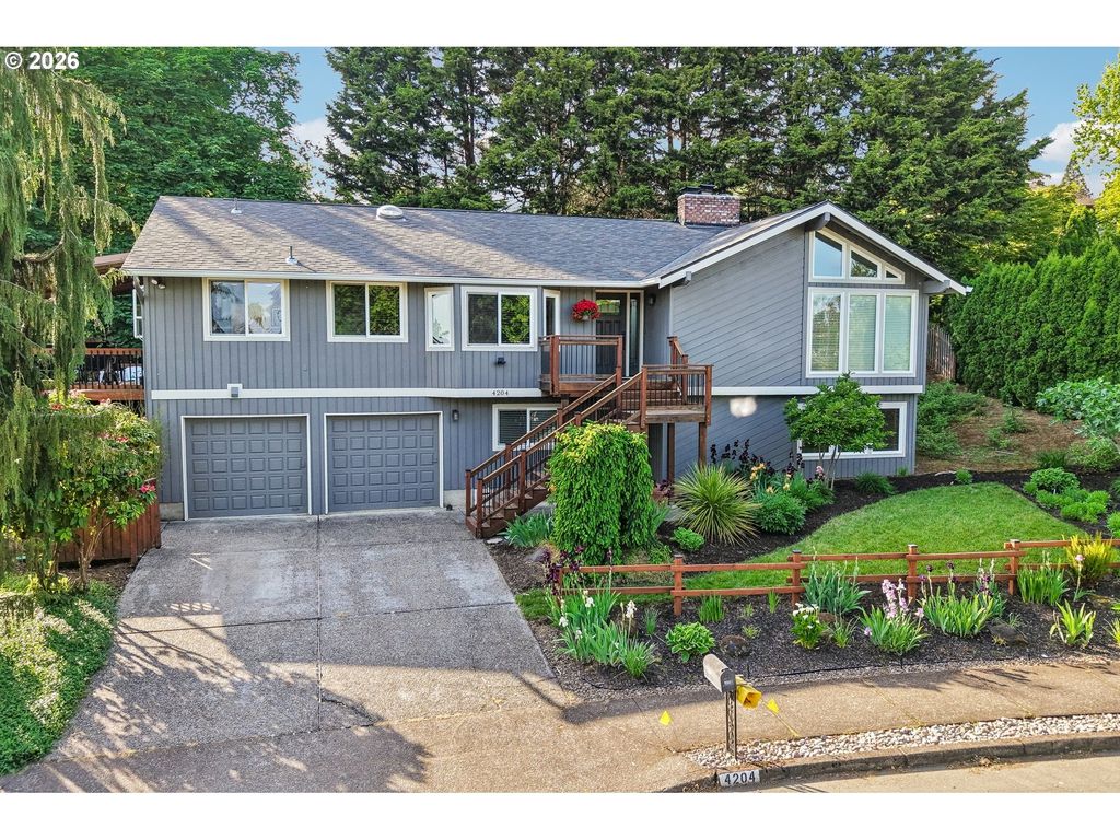 4204 Riverview Dr, West Linn