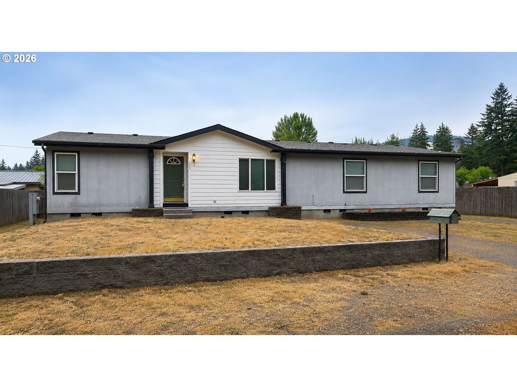 242 Dillingham Loop, Carson