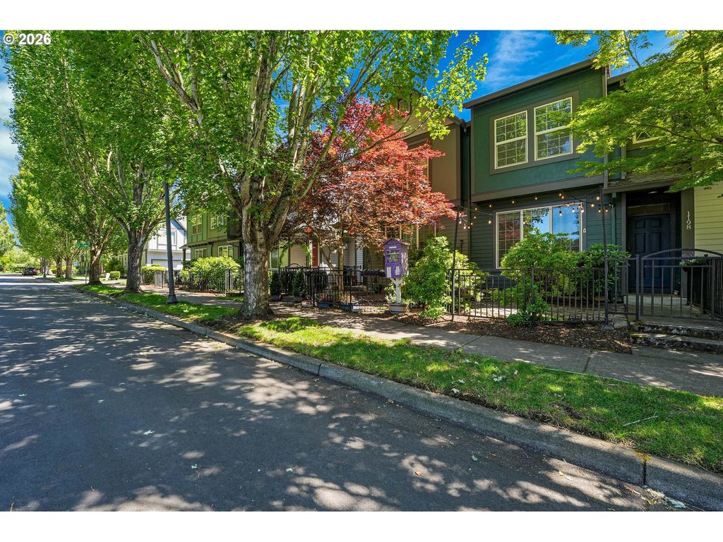 1198 Se Bacarra St, Hillsboro