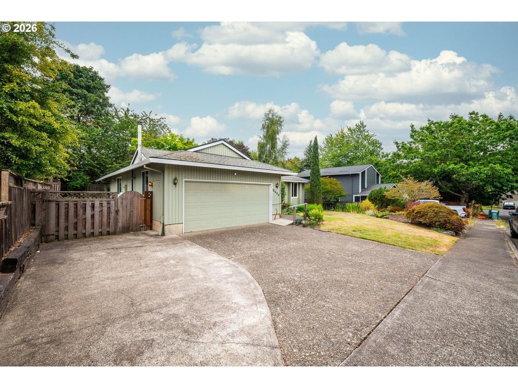 12684 Se Majestic Ln, Happy Valley Property Listing: MLS® #441515211