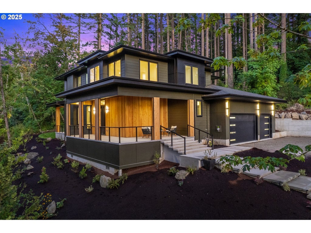 9630 Sw Spring Crest Dr, Portland