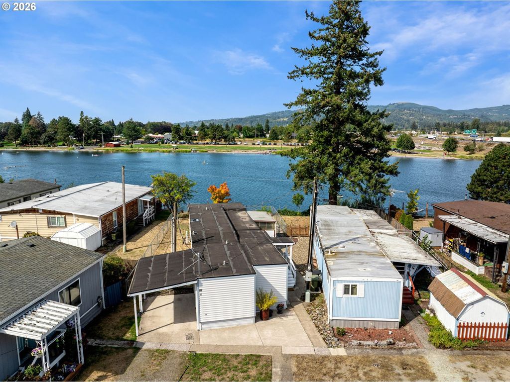 296 Island Aire Dr 43, Woodland