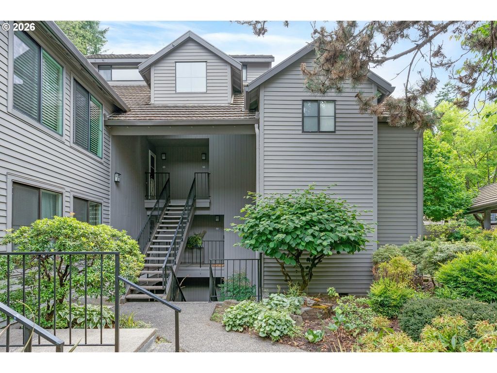 4000 Carman Dr 60, Lake Oswego