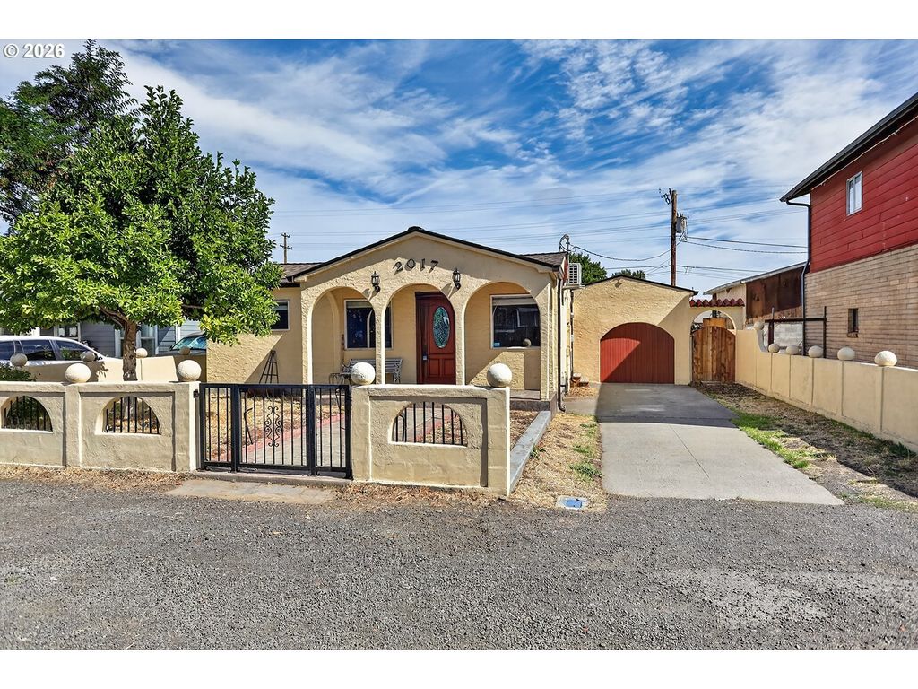 2017 W 9th Pl, The Dalles