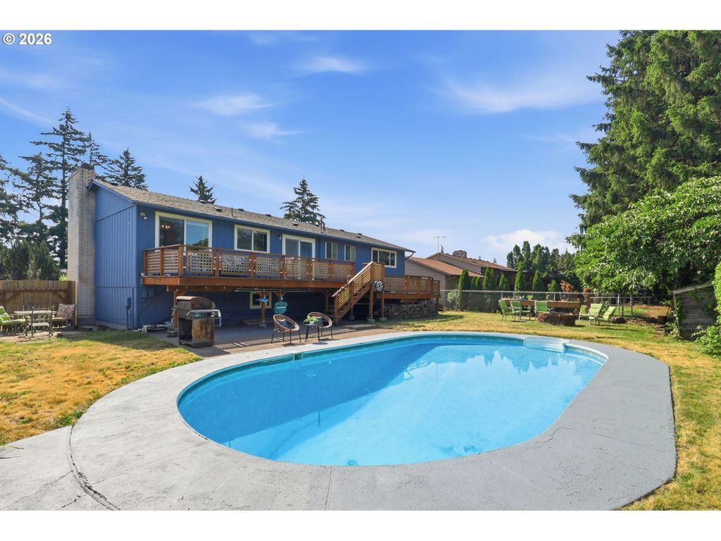 1215 Ne 195th Ave, Portland