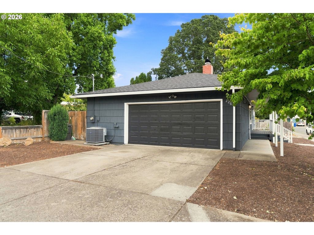 226 Se 157th Ave, Portland