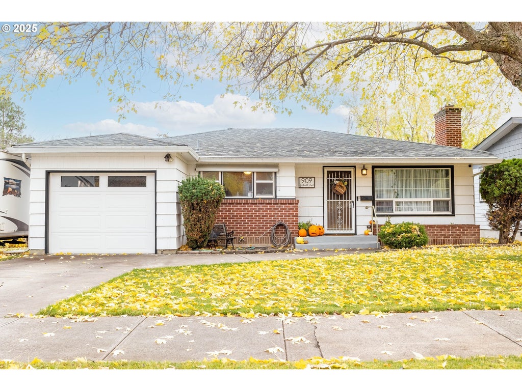 909 14th St, La Grande