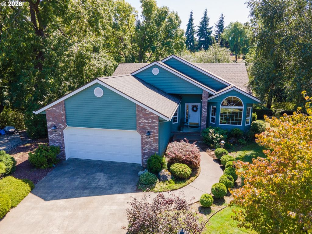 1056 Quail Ct, Hood River